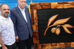Aydın’da ahşap oyma ustasının eserleri makam odalarını süslüyor