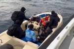 Ayvacık açıklarında 13 kaçak göçmen ile 2 organizatör yakalandı 