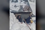 Bahar hazırlığı için gittikleri köyde metrelerce karla karşılaştılar