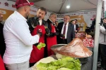 Bahçelievler’de çiğ köfte festivali: 5 ton çiğ köfte dağıtıldı