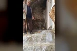 Bahçesaray’da dağlarda kar, mahallede sel