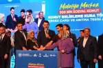 Bakan Kurum: "Deprem bölgesinde son vatandaş evine kavuşana kadar ayrılmayacağız"