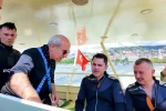 Bakan Kurum, dip çamuru temizliği yapılan İzmit Körfezi’ne daldı
