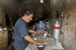 Bakır kalaycısı, 7 yaşında başladığı mesleğini 58 yıldır aşkla sürdürüyor