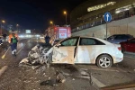 Bakırköy’de kontrolden çıkan otomobil karşı şeritteki araca çarptı