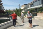 Balıkesir Burhaniye’de gökyüzündeki uçak izleri ilgi gördü