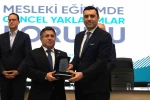 Balıkesirli iş insanları "Mesleki Eğitimde Üniversite-Sanayi İş Birliği" panelinde öğrencilerle buluştu