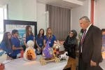 Balıkesirli öğretmen önce kendi öğrendi şimdi de öğrencilerine öğretiyor