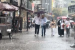 Bandırma’da sağanak yağış etkili oldu