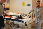 Başına demir parçası düşen işçi yaralandı 