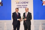 Başkan Altay’a İbn Haldun Üniversitesi’nden gençlik projeleri ödülü