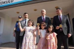 Başkan Hallaç, ilk ders zilinde öğrencilerle buluştu