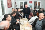 Başkan teravih sonrası vatandaşlarla buluştu 
