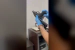 Başkan yardımcısının odasından ruhsatsız silah çıktı