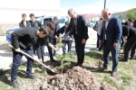Bayburt’ta öğrenciler fidanları toprakla buluşturdu