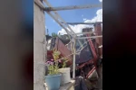 Belediyenin traktörü bahçeye uçtu