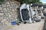 Beton mikseri devrildi: 1 ağır yaralı