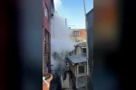 Beyoğlu’nda yangında mahsur kalan 2 kişi itfaiye ekiplerince kurtarıldı