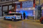 Binanın camını kıran şüpheliyi çevre esnafı yakaladı
