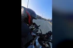 Bir anda şerit değiştirdi, motosikletler çarpıştı