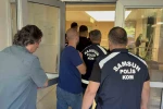 Bir araçta ele geçen silahla ilgili 4 kişiye adli kontrol
