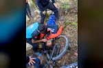 Bisiklet sürücüsü 10 metrelik şarampole yuvarlandı