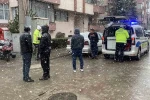Bolu’da ters yönden gelen motosiklet 2 otomobile çarptı