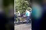 Borçka’da sel bölgesinde yaralanan kişi ambulansa ulaştırıldı