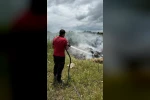 Boş arazideki atık samanlar alev aldı