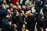 Brezilya’da darbe teşebbüsü suçundan hapis yatan Bolsonaro’nun ceza süresini düşüren tasarı onaylandı