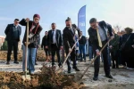 BŞEÜ’de kampüse yeni fidanlar dikildi