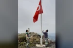 Buldan’ın 45 mahallesi ay yıldızlı bayraklarla donatılıyor