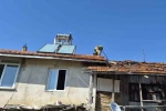 Burdur’da çıkan yangında ev ve ahır zarar gördü