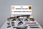 Burdur’da silah ve tarihi eser kaçakçılığı operasyonu