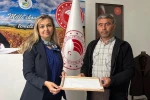 Burhaniye’de ipek böcekçiliğinde ilk kozalar hasat edildi