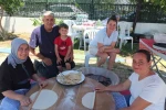 Burhaniye’de okul yararına gözleme yaptılar