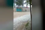 Bursa’da ceviz büyüklüğünde dolu yağdı...Camlar kırılma noktasına geldi