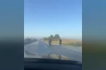 Bursa’da motosiklet sürücülerinin tehlikeli yolculuğu kamerada