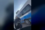 Bursa’da yol verme kavgası kamerada... Camı kırdı, 180 bin lira ceza yedi