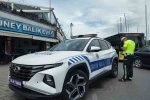 Büyükçekmece’de abart egzoz kullanan ehliyetsiz sürücüye 266 bin lira ceza