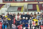 Buzda dostluk rüzgarı esti