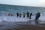 Can pazarının yaşandığı sahilde boğulan genç yüzündeki egzama için denize girmiş