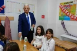 Çanakkale’de öğrencilere ücretsiz süt ikramı