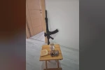 Çatalca’da silahlı şahıs kendisini eve kapattı