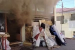Çatıda çıkan yangın iş yerine sıçradı