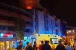 Çaycuma’da 4 katlı binanın çatısında yangın 