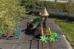 Çayırova’da parkların oyun grupları yıkanıyor 