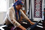 Cefakar anne, heybe yaparak dört çocuk okuttu