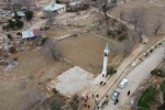 Cemaat, imam, minare var fakat cami yok