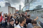 CHP İstanbul İl Başkanlığı’ndaki barikatı yıkmaya çalışan kalabalığa polis müdahalesi